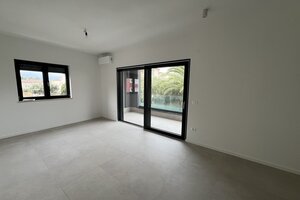 NA PREDAJ Moderný apartmán  / 55 m² / s terasou, Kamenjak — foto 3