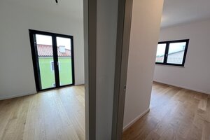NA PREDAJ Moderný apartmán  / 55 m² / s terasou, Kamenjak — foto 8