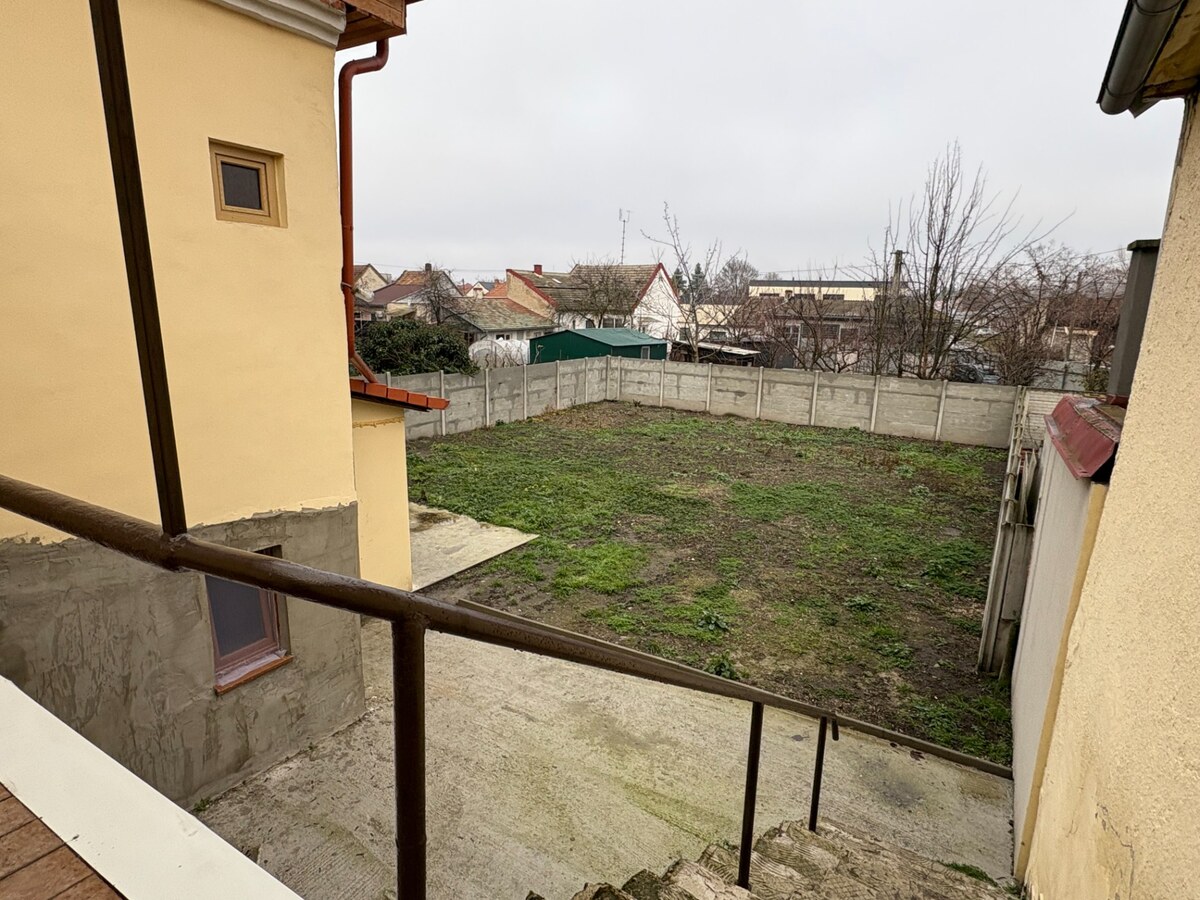 PREDAJ rodinného domu /129 m2/ v širšom centre Komárna — foto 3