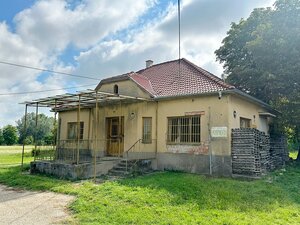 NA PREDAJ RODINNÝ DOM S VEDĽAJŠÍMI PRIESTORMI NA 2 HEKTÁROVOM POZEMKU — foto 7