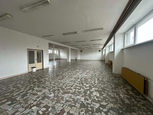 PRENÁJOM : Polyfunkčný komerčný priestor 250 m², Komárno — foto 3
