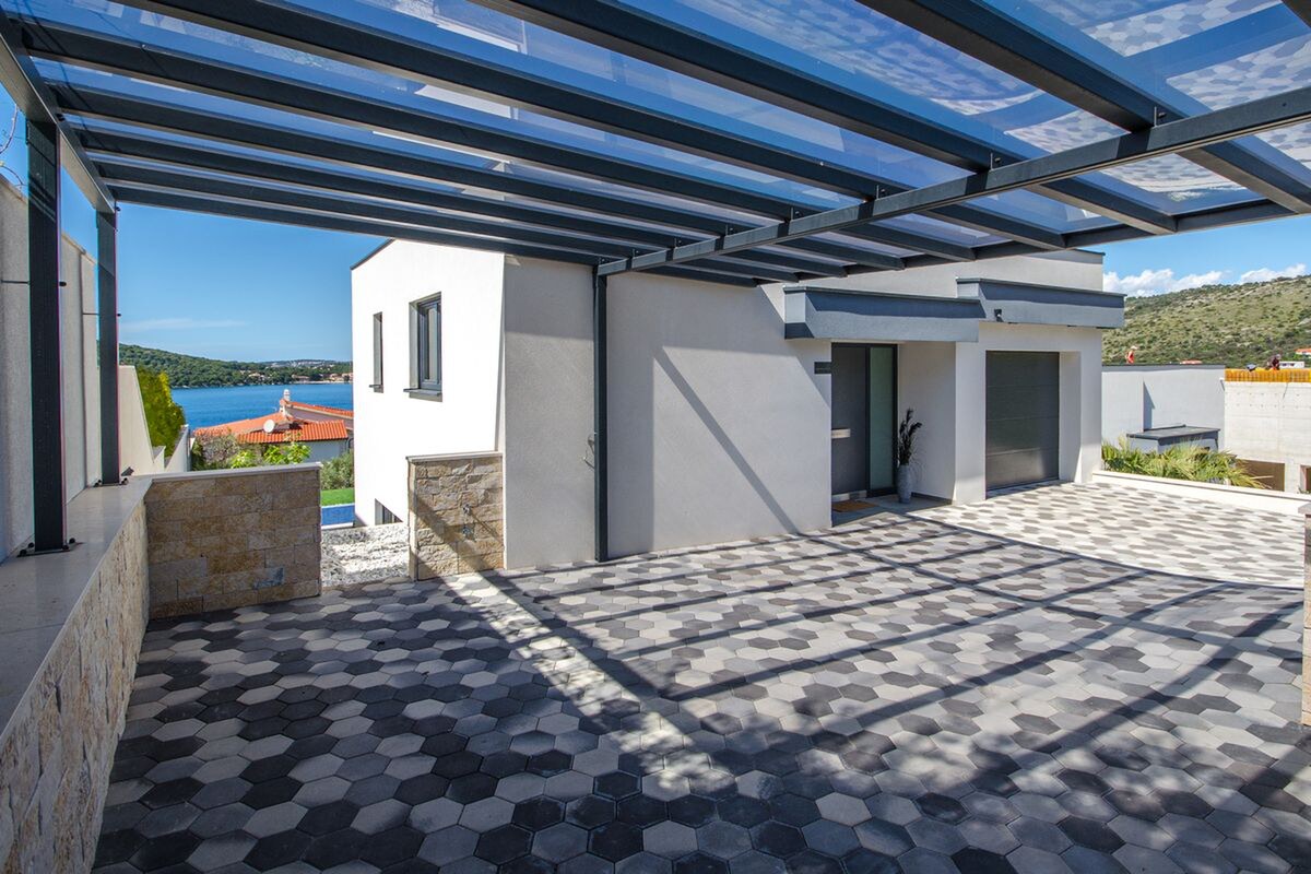 NA PREDAJ novopostavená vila s bazénom /280 m² / Dalmátsko, Rogoznica — foto 19