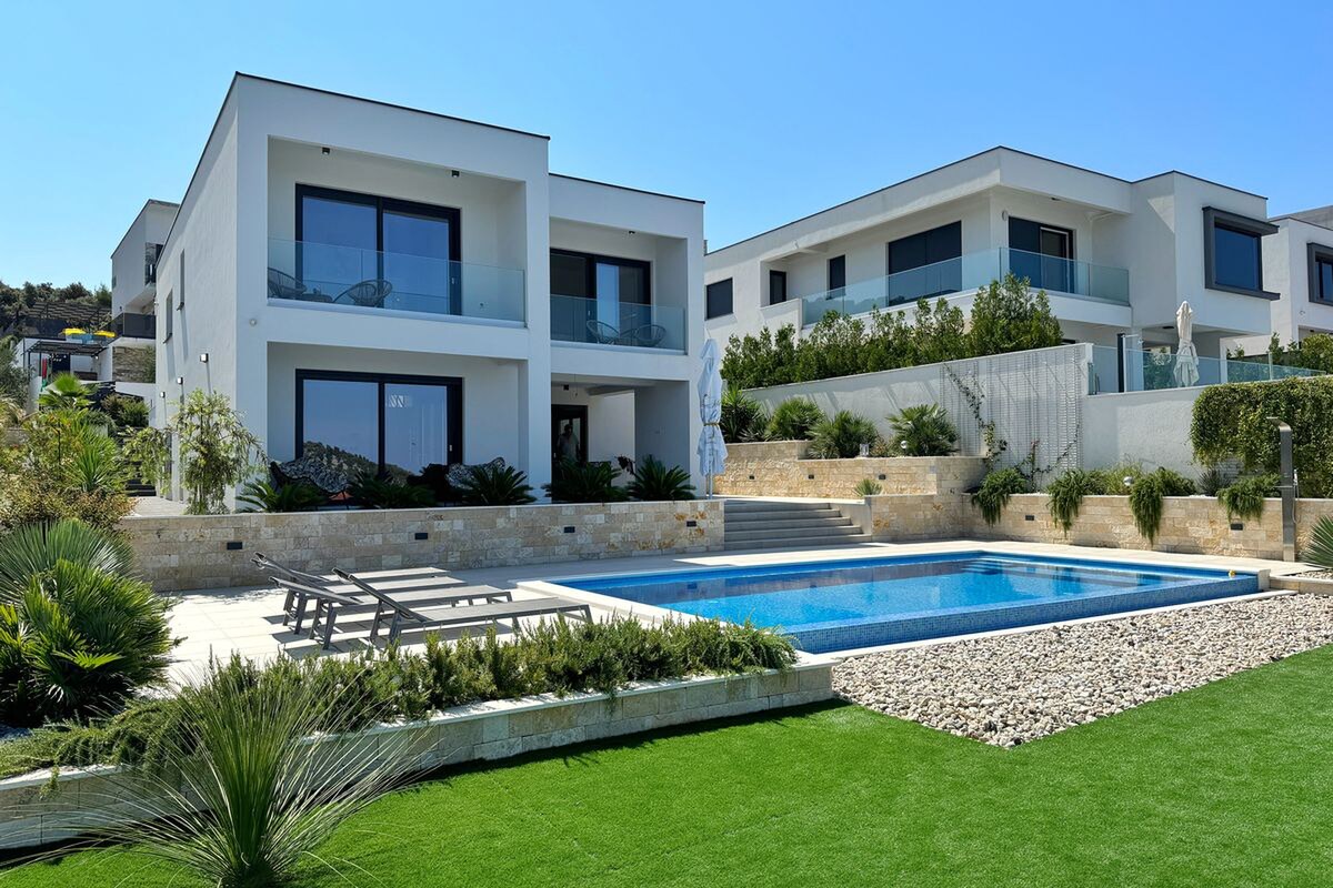 NA PREDAJ novopostavená vila s bazénom /280 m² / Dalmátsko, Rogoznica — foto 4