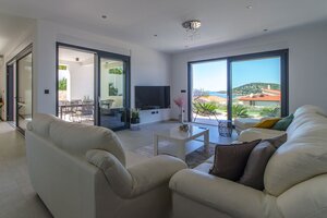 NA PREDAJ novopostavená vila s bazénom /280 m² / Dalmátsko, Rogoznica — foto 7