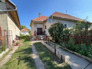 EXKLUSÍVNY PREDAJ 2 izb. rod.domu na 6,5 árovom pozemku,Zemianska Olča — foto 2