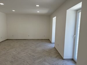 PREDAJ : MODERNÁ POLYFUNKČNÁ BUDOVA NA BÝVANIE AJ PODNIKANIE — foto 12
