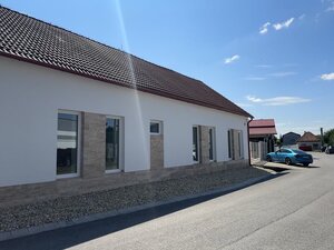 PREDAJ : MODERNÁ POLYFUNKČNÁ BUDOVA NA BÝVANIE AJ PODNIKANIE — foto 16