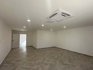 PREDAJ : MODERNÁ POLYFUNKČNÁ BUDOVA NA BÝVANIE AJ PODNIKANIE — foto 5