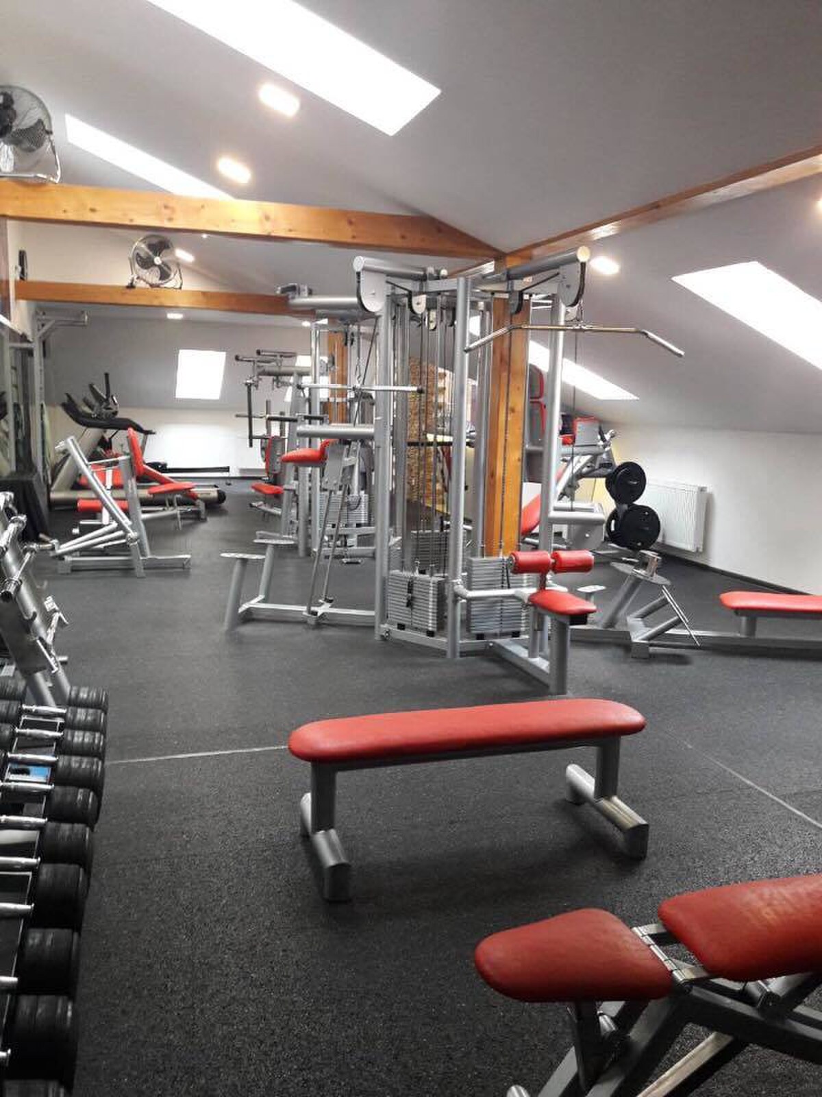 NA PREDAJ: POLYFUNKČNÁ BUDOVA, POHOSTINSTVO, FITNESS, KOZMETIKA... — foto 8
