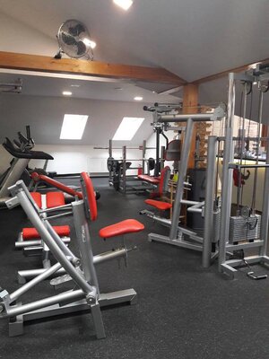 NA PREDAJ: POLYFUNKČNÁ BUDOVA, POHOSTINSTVO, FITNESS, KOZMETIKA... — foto 10