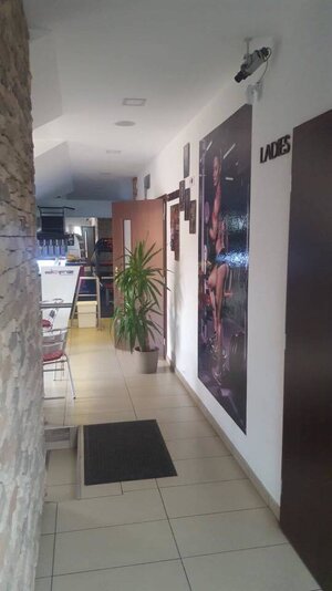 NA PREDAJ: POLYFUNKČNÁ BUDOVA, POHOSTINSTVO, FITNESS, KOZMETIKA... — foto 12