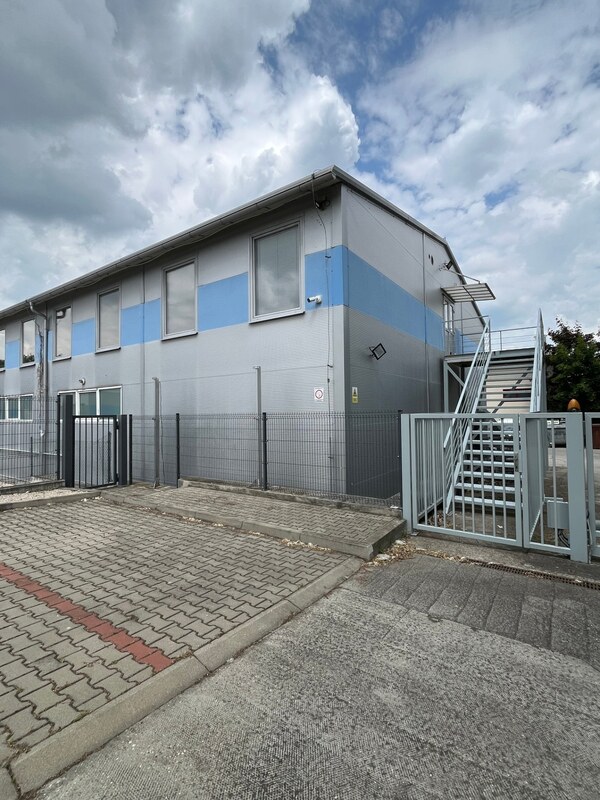 NA PRENÁJOM montovaná hala /270 m2/, A.Jedlika, Komárno