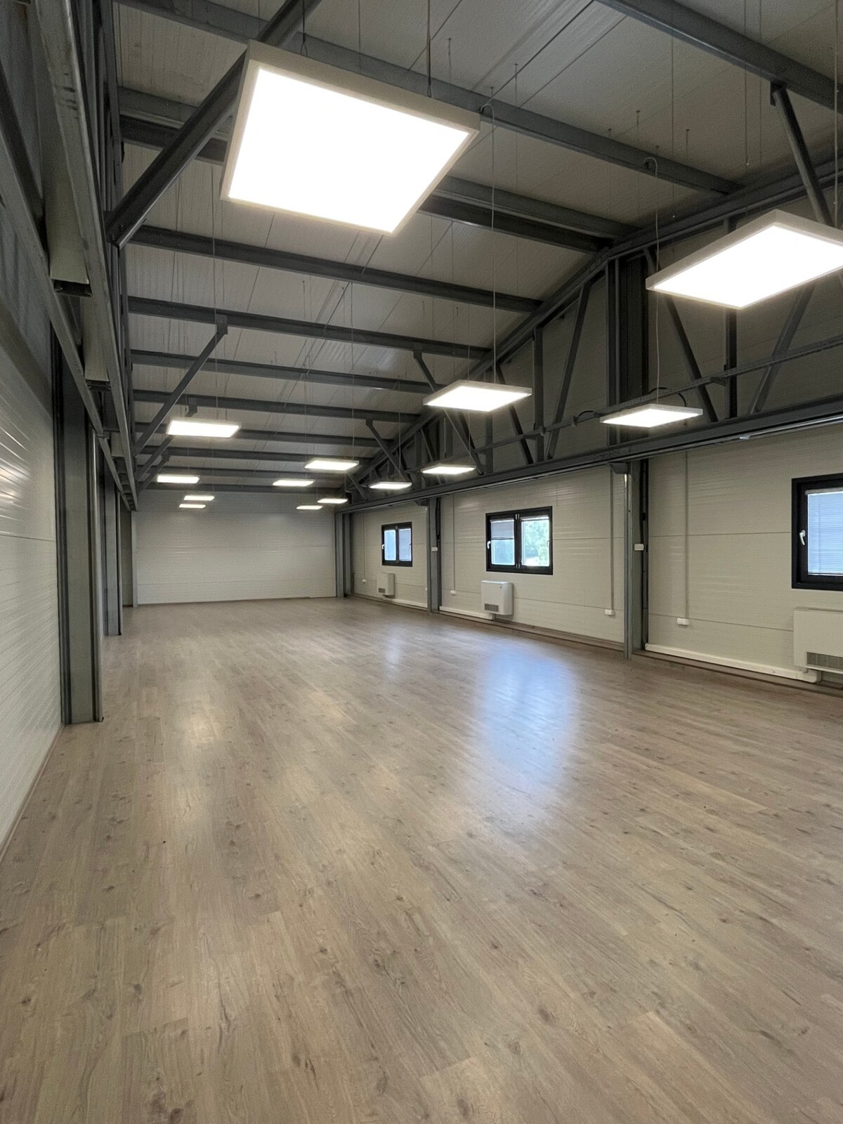 NA PRENÁJOM montovaná hala s garážou /250 m2/,A.Jedlika, Komárno — foto 2