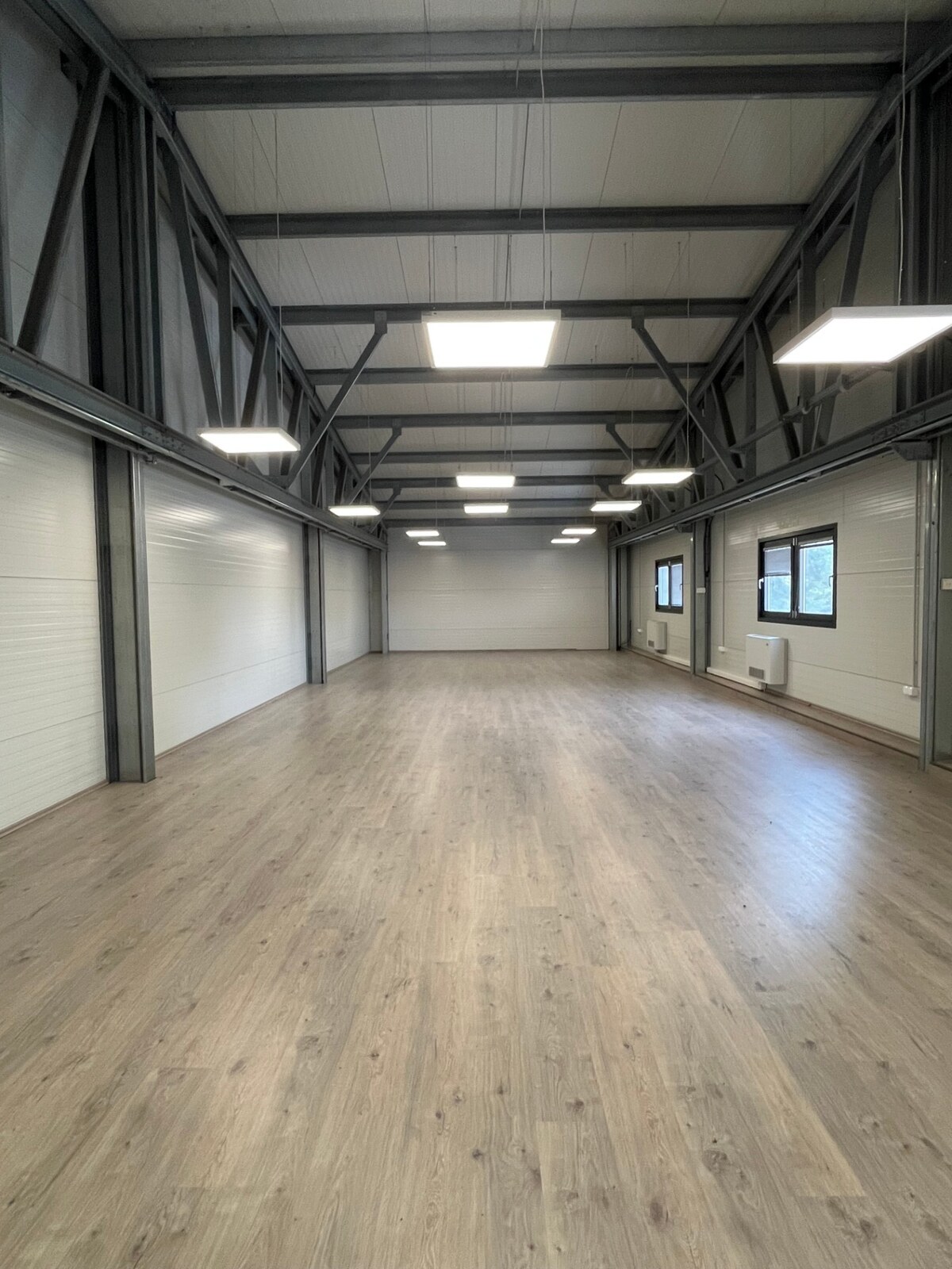 NA PRENÁJOM montovaná hala s garážou /250 m2/,A.Jedlika, Komárno — foto 3