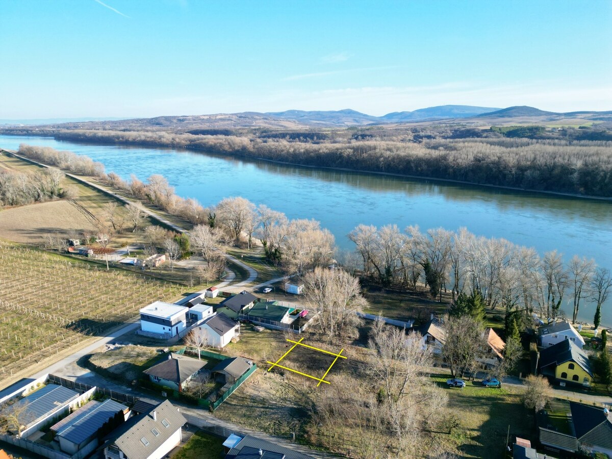 PREDAJ : stavebný pozemok blízko Dunaja, Moča — foto 2
