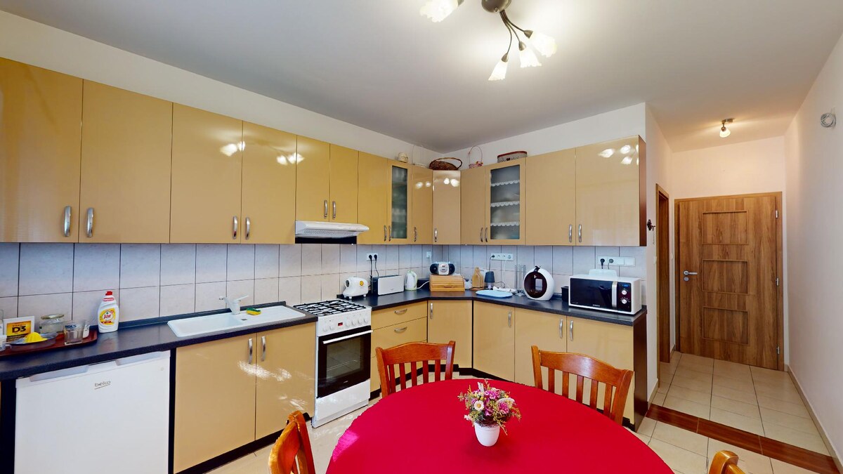 NOVÁ CENA! PREDAJ VEĽKÝ 8 IZBOVÝ RODINNÝ DOM V CENTRE MESTA, KOMÁRNO — foto 14