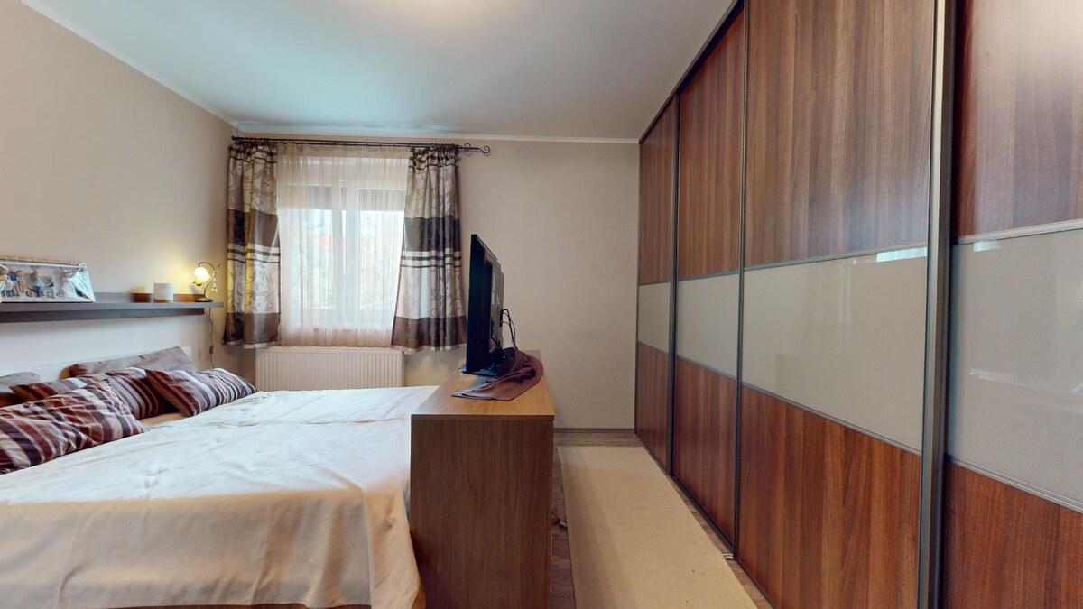 NOVÁ CENA! PREDAJ VEĽKÝ 8 IZBOVÝ RODINNÝ DOM V CENTRE MESTA, KOMÁRNO — foto 8