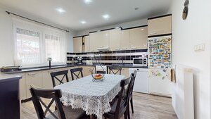 NOVÁ CENA! PREDAJ VEĽKÝ 8 IZBOVÝ RODINNÝ DOM V CENTRE MESTA, KOMÁRNO — foto 4