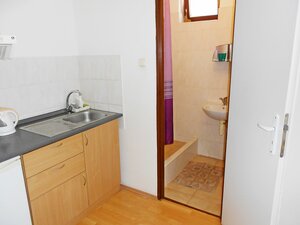 Na predaj :7 izbový rodinný dom - ubytovanie Podhájska , — foto 11