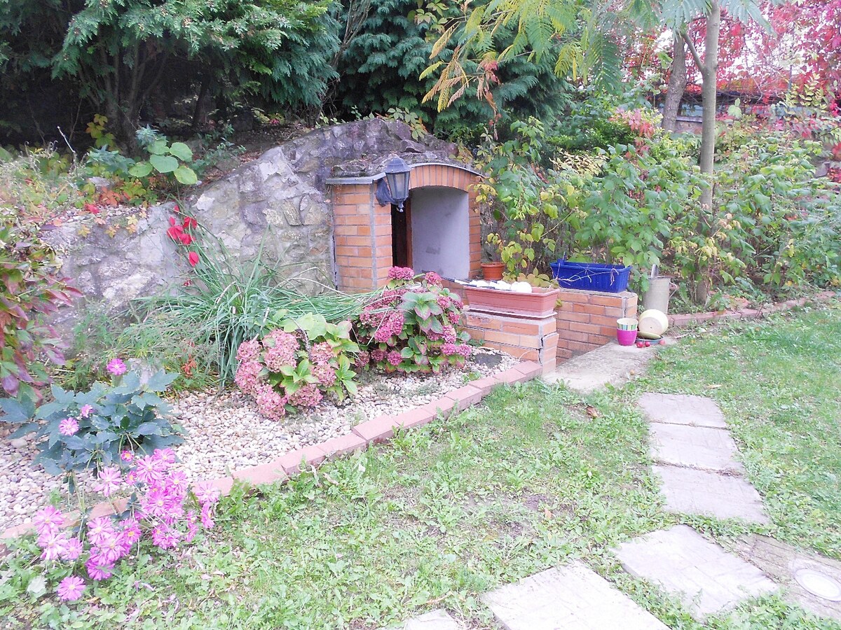 Na predaj: veľmi pekná , útulná chata , Podhájska — foto 8