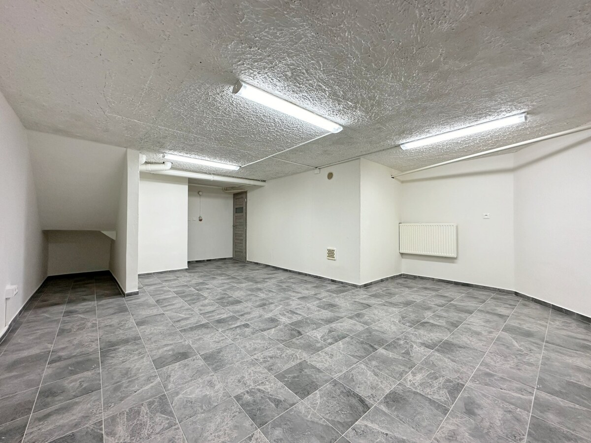 PRENÁJOM: KOMPLETNE ZREKONŠTRUOVANÝ PRIESTOR PRE SLUŽBY, CENTRUM — foto 5