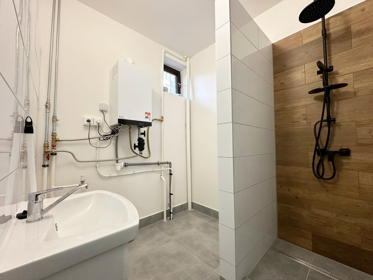 PRENÁJOM: KOMPLETNE ZREKONŠTRUOVANÝ PRIESTOR PRE SLUŽBY, CENTRUM — foto 6