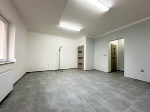 PRENÁJOM: KOMPLETNE ZREKONŠTRUOVANÝ PRIESTOR PRE SLUŽBY, CENTRUM — foto 3