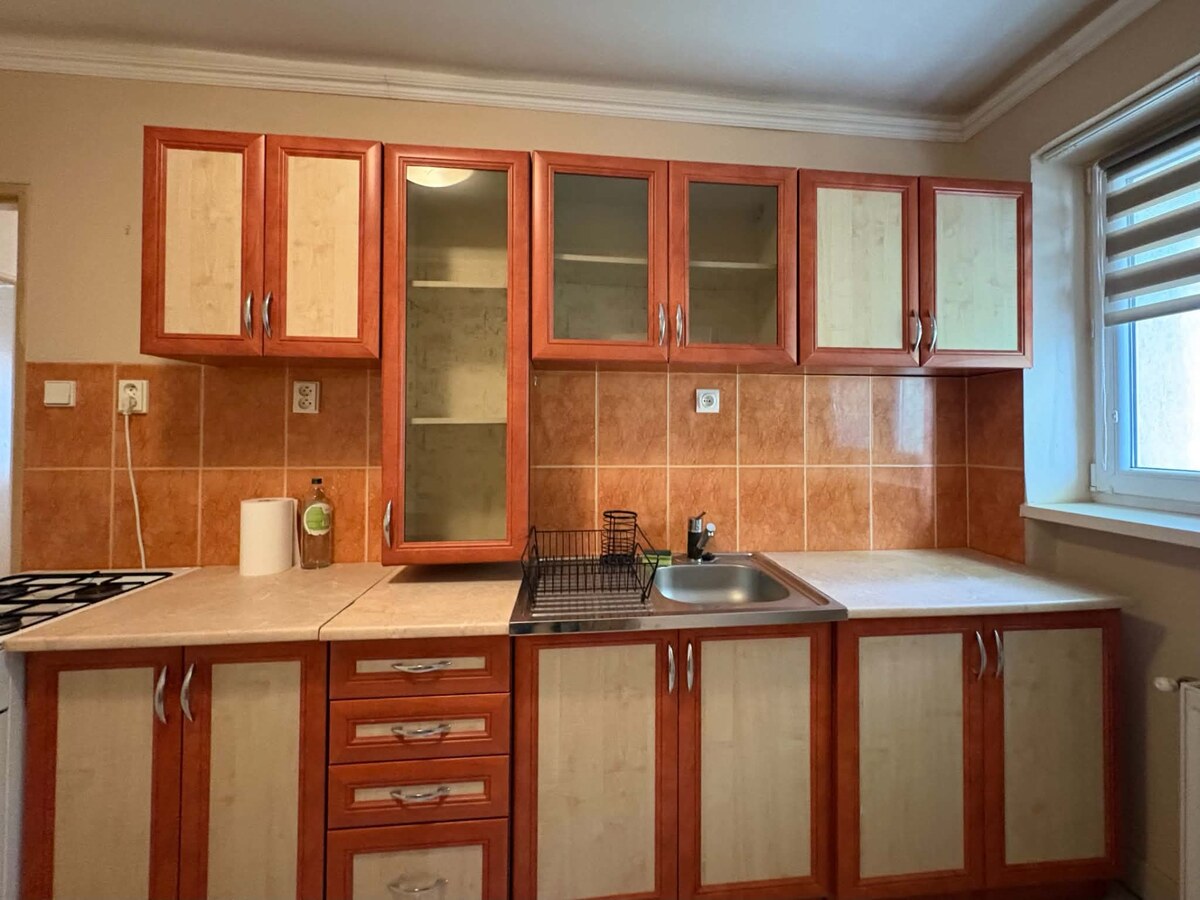 NA PRENÁJOM 2 izbový tehlový byt v príjemnom prostredí Komárna — foto 2