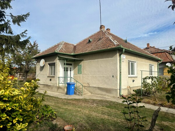 NA PREDAJ RODINNÝ DOM V BLÍZKOSTI DUNAJA, VEĽKÉ KOSIHY