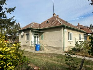 NA PREDAJ RODINNÝ DOM V BLÍZKOSTI DUNAJA, VEĽKÉ KOSIHY — foto 1