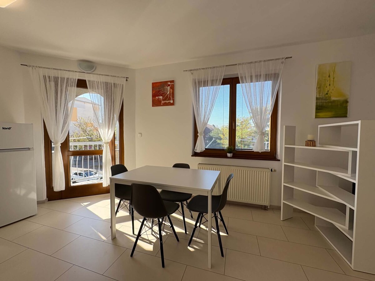 NA PRENÁJOM 1,5 izbový byt s balkónom v centre mesta