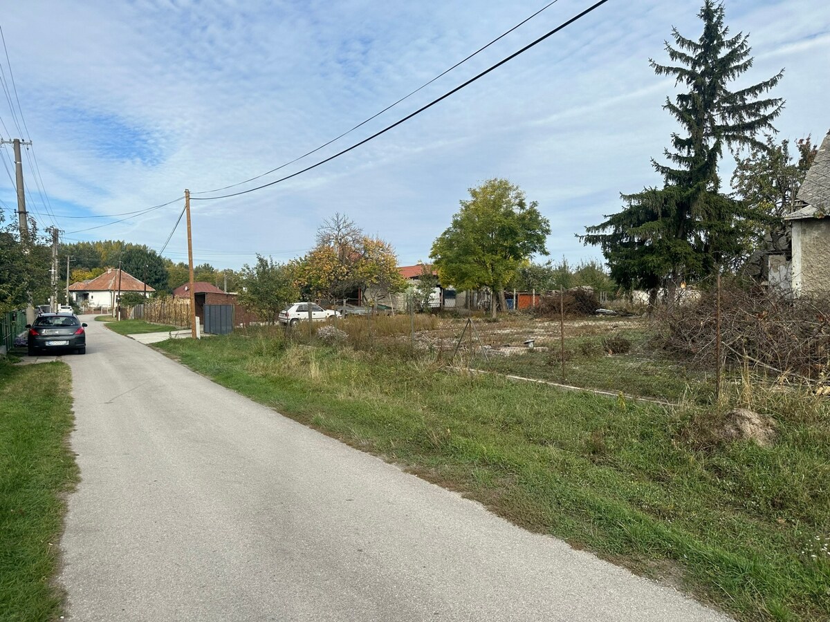 NA PREDAJ STAVEBNÝ POZEMOK V BLÍZKOSTI DUNAJA, VEĽKÉ KOSIHY — foto 3