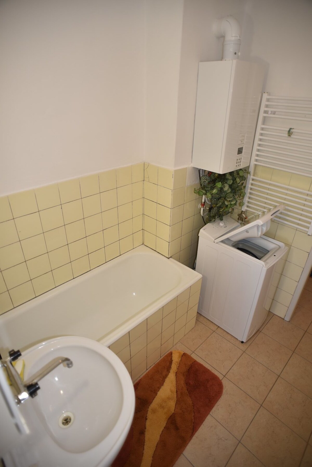 NA PRENÁJOM 3 IZBOVÝ TEHLOVÝ BYT, UL. MEDERČSKÁ, KOMÁRNO — foto 9