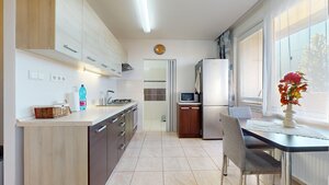 NA PREDAJ ZREKONŠTRUOVANÝ 3 IZBOVÝ BYT S LOGGIOU, UL. BISKUPA KIRÁLYA — foto 5