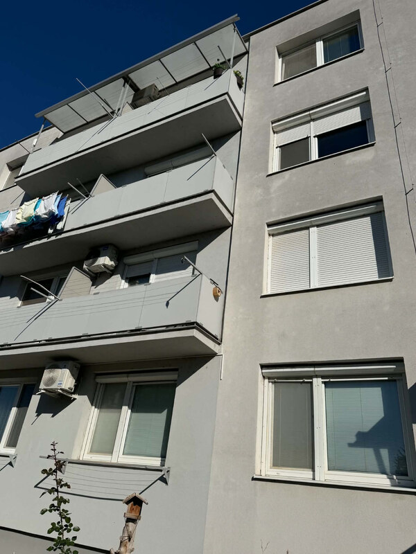 PREDAJ 1 izbový byt s balkónom blízko centra - KOMÁRNO