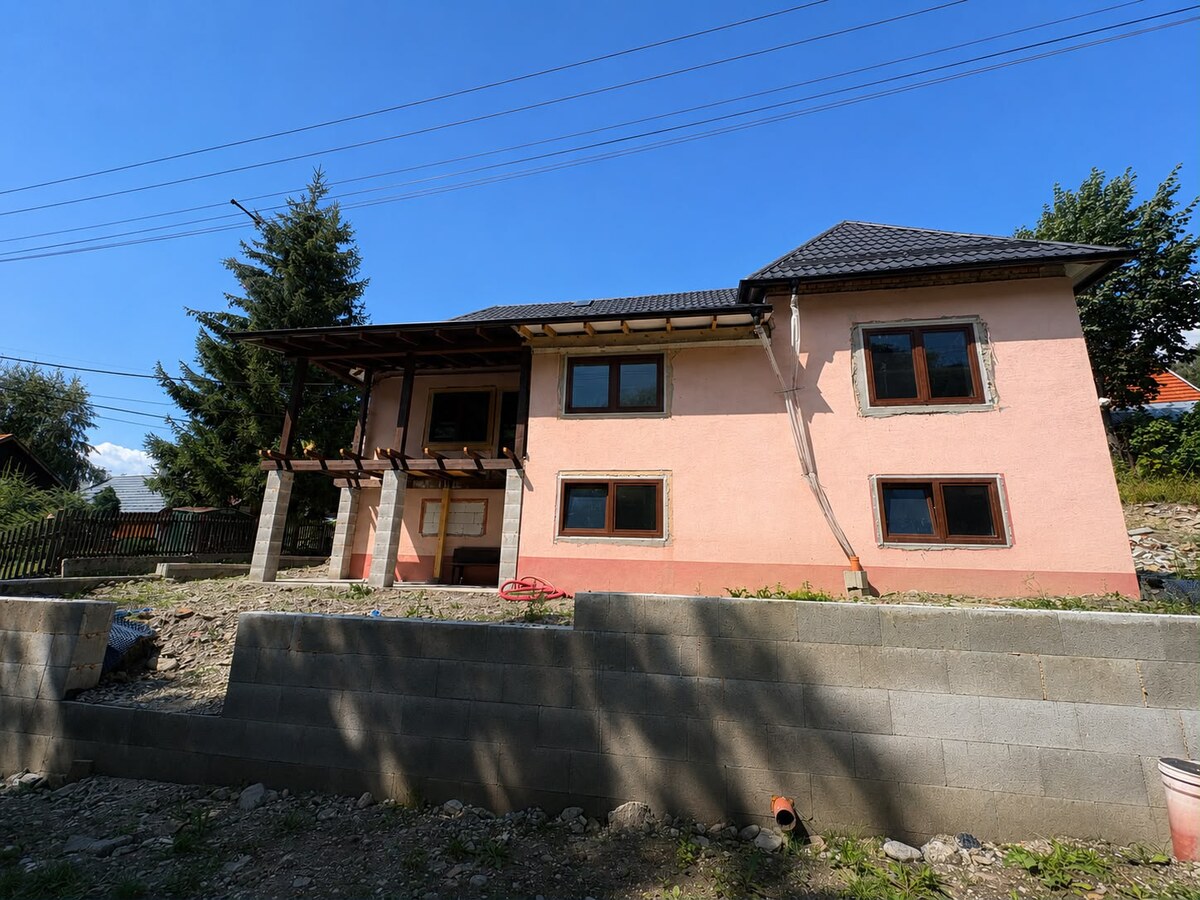 Predaj! Rozostavaný rodinný dom s veľkým potenciálom – Jakubovany