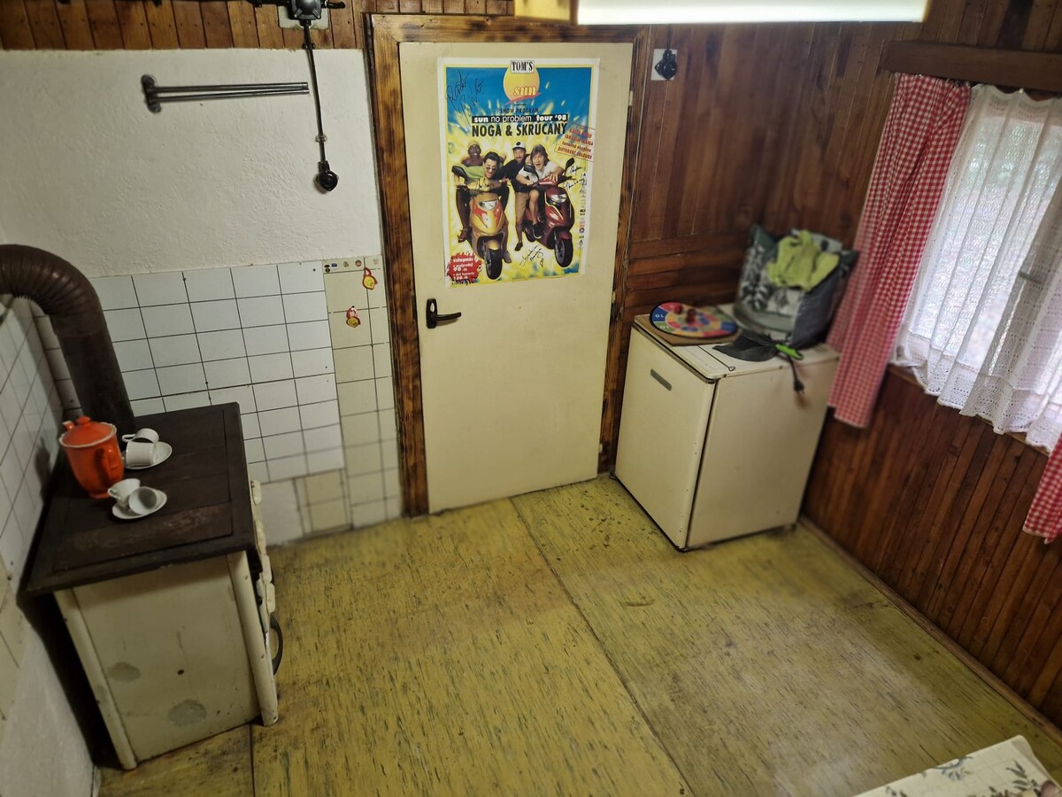 Predaj: Chata Moštenica v horách / 383 m2 pozemok — foto 4