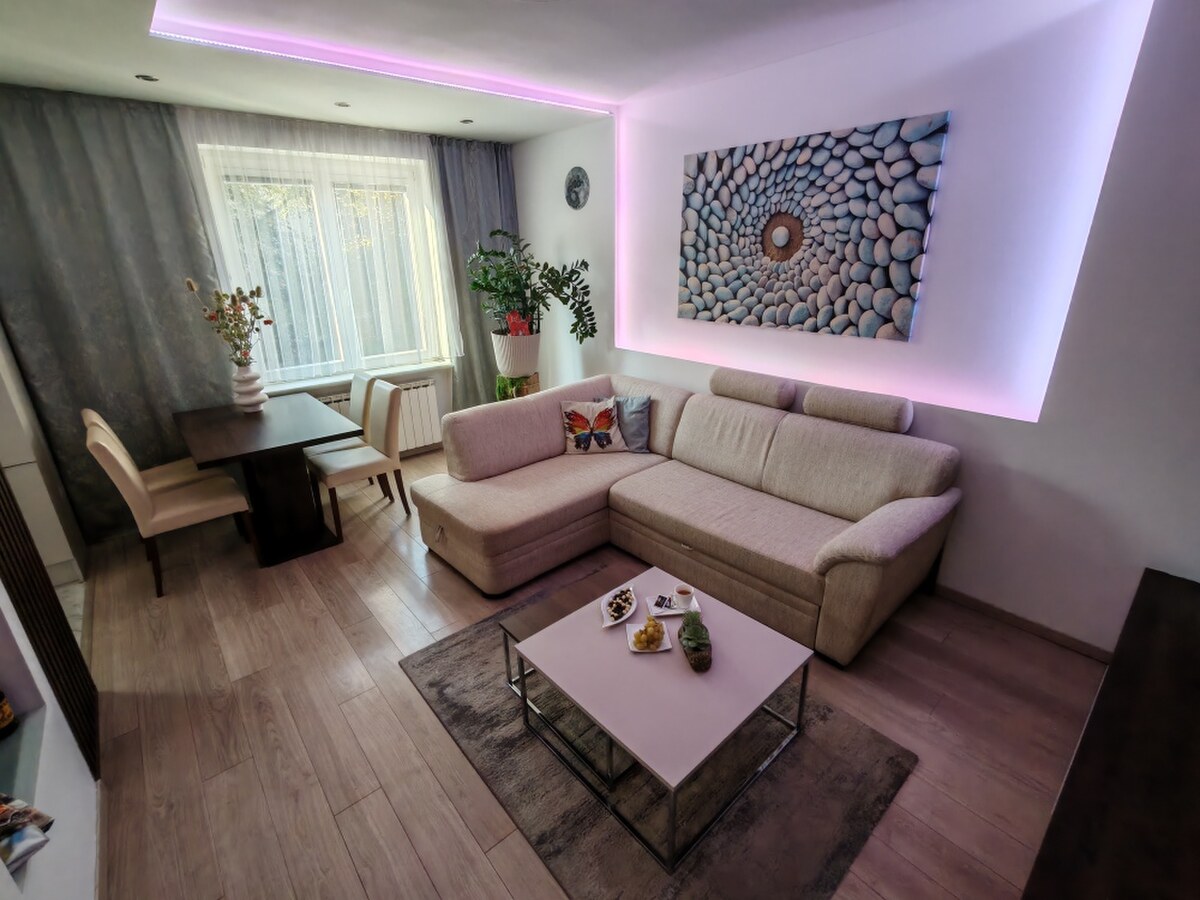 IBA U NÁS! LUXUSNÝ zrekonštruovaný dvojizbový byt, Beckovská, Trenčín — foto 8
