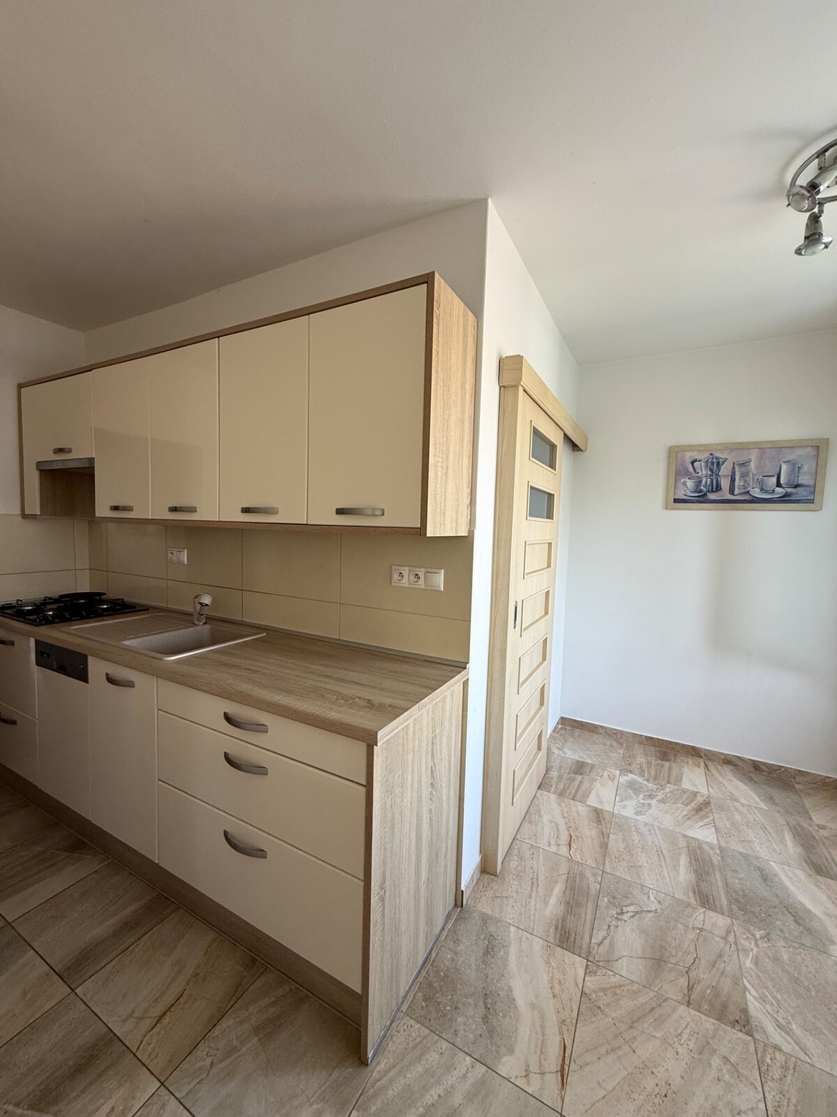 PREDAJ: rekonštruovaný 3 izb.byt s lodžiou na ul. Tulská - B. Bystrica — foto 2