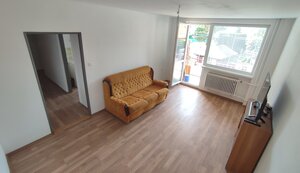PREDAJ: 3 izbový byt 74 m2 s lodžiou, 2/3 posch. RAKYTOVCE — foto 1