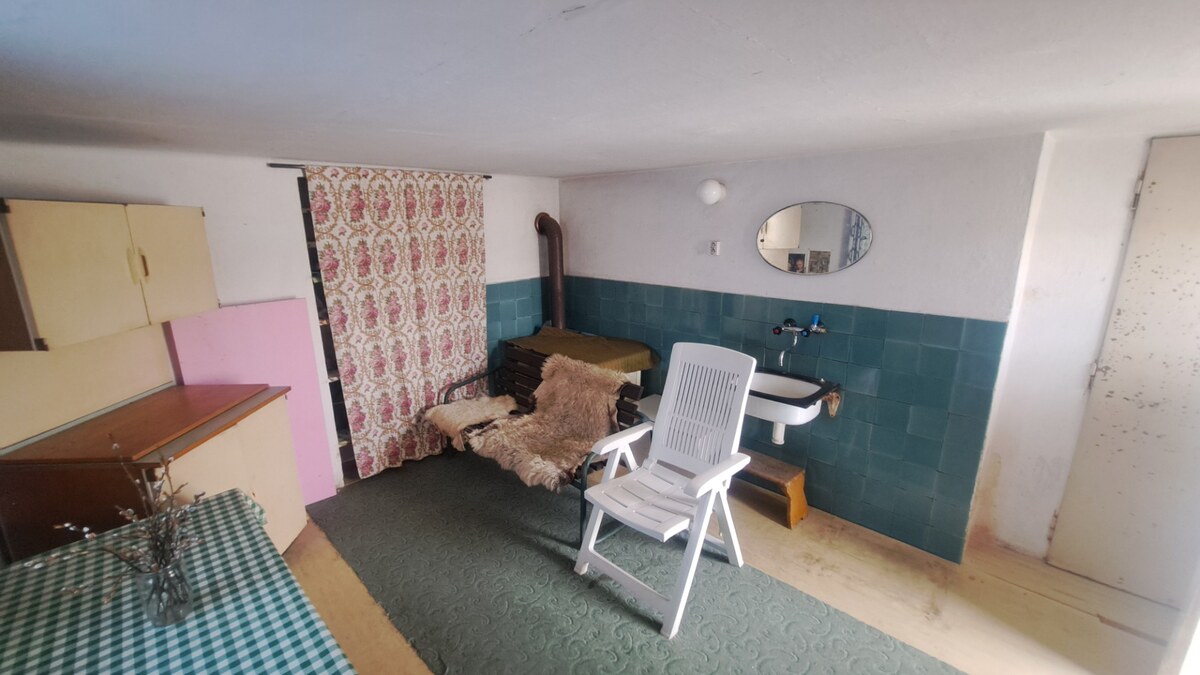 OKAMŽITE OBÝVATEĽNÝ RODINNÝ DOM, pozemok 290m2,  MEDZIBROD — foto 15