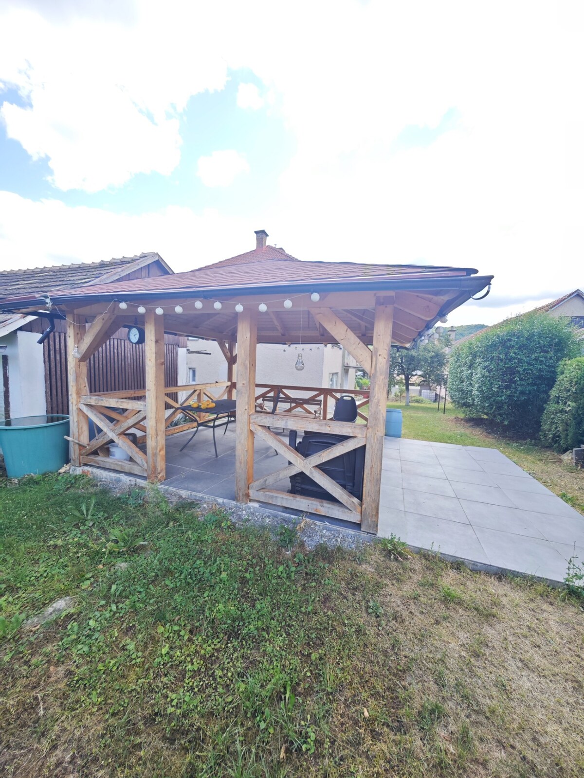 PRIESTRANNÝ RODINNÝ DOM PO REKONŠTRUKCII s pozemkom 1.113 m² — foto 16