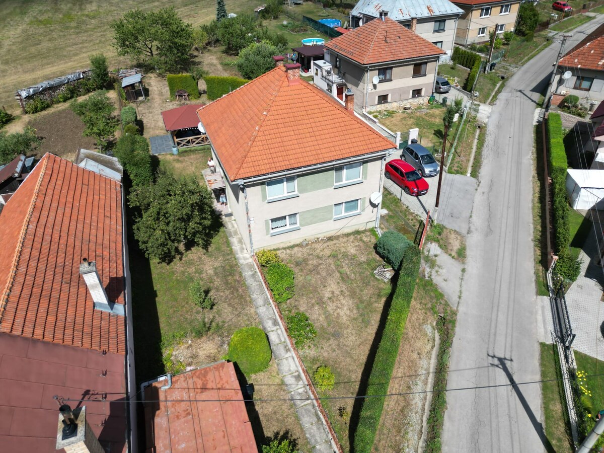 PRIESTRANNÝ RODINNÝ DOM PO REKONŠTRUKCII s pozemkom 1.113 m² — foto 19