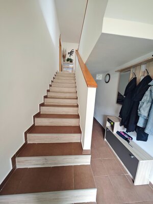 PRIESTRANNÝ RODINNÝ DOM PO REKONŠTRUKCII s pozemkom 1.113 m² — foto 11