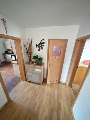 PRIESTRANNÝ RODINNÝ DOM PO REKONŠTRUKCII s pozemkom 1.113 m² — foto 12