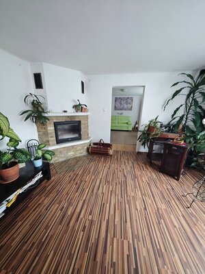 PRIESTRANNÝ RODINNÝ DOM PO REKONŠTRUKCII s pozemkom 1.113 m² — foto 3