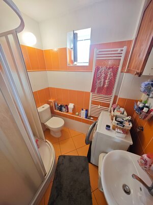 PRIESTRANNÝ RODINNÝ DOM PO REKONŠTRUKCII s pozemkom 1.113 m² — foto 9
