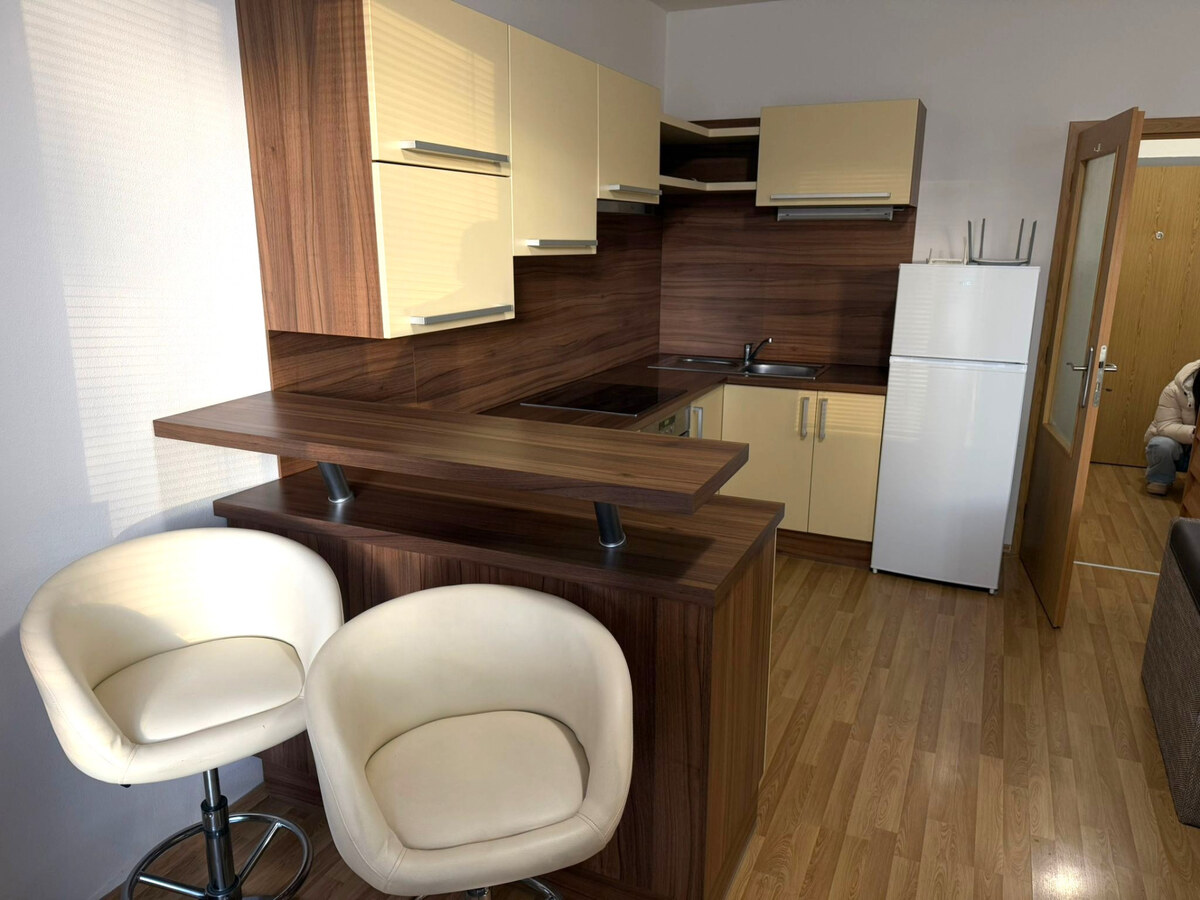 IBA U NÁS! Byt 1,5 izb. byt, 41m2,balkón, zariadený, Východná, Trenčín — foto 5