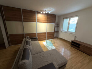 IBA U NÁS! Byt 1,5 izb. byt, 41m2,balkón, zariadený, Východná, Trenčín — foto 7