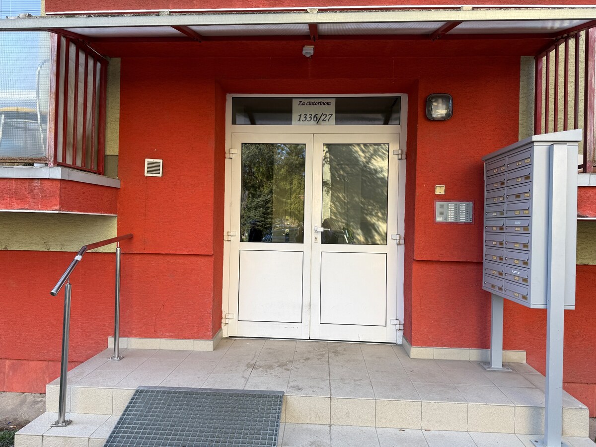 NA PREDAJ 3-IZBOVÝ BYT V PÚCHOVE – 70 m² | POKOJNÁ LOKALITA | BALKÓN — foto 15
